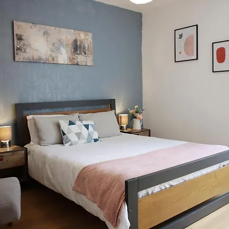 Lovely 3 Beds House 6 Guests King Beds Holiday home Sheffield